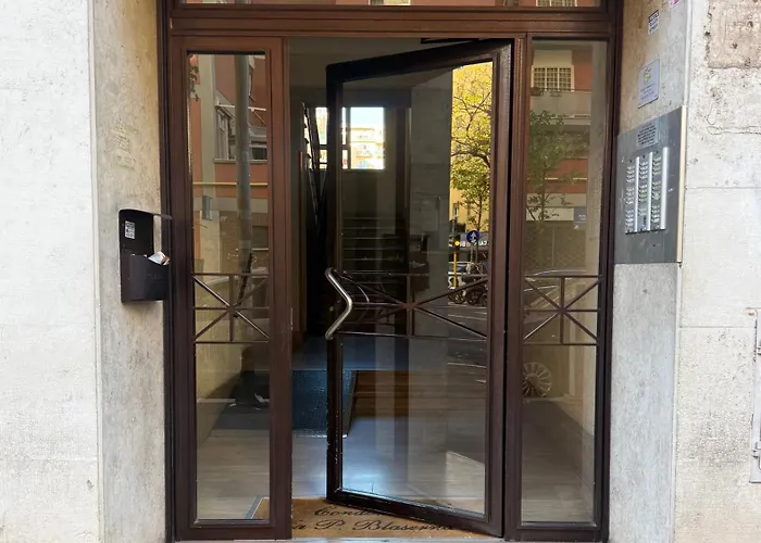 Casa Blaserna nel Cuore dello Shopping a Marconi e Trastevere